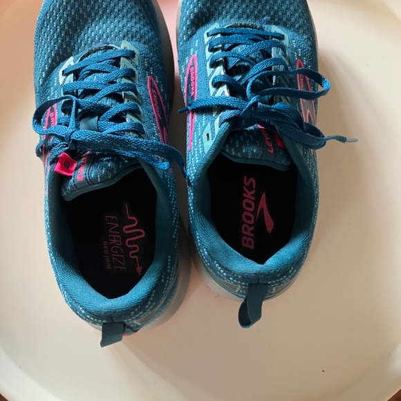 Brooks Levitate Energize Running Shoe sz9  5 EUC - Picture 6 of 6